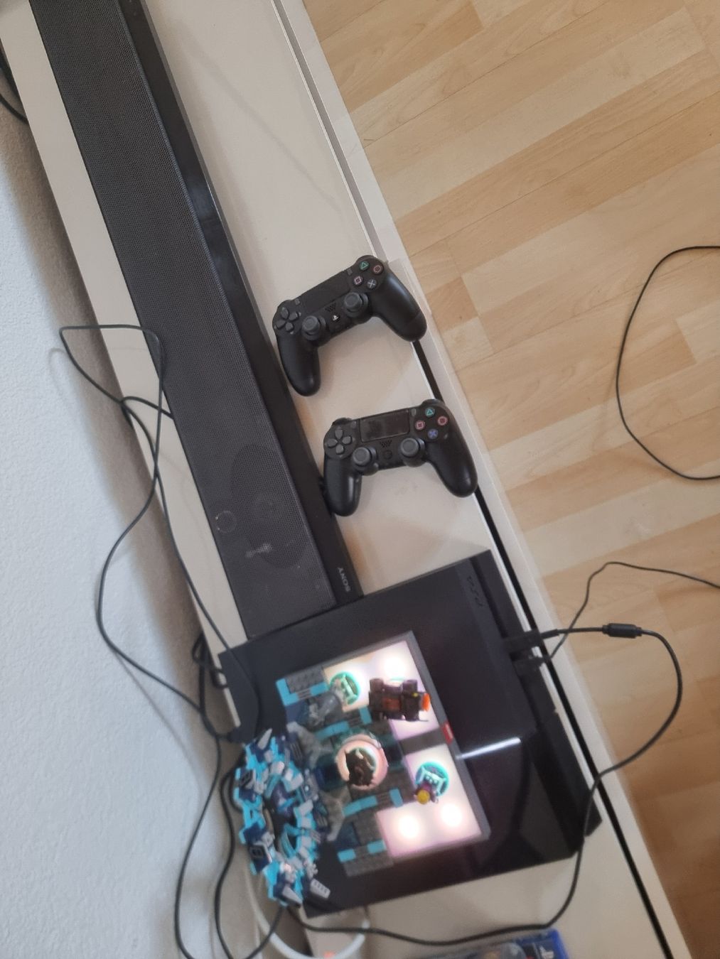 Sony Console: playstation 4 – Usato da Herzogenbuchsee venduto da rog_s6gq 1