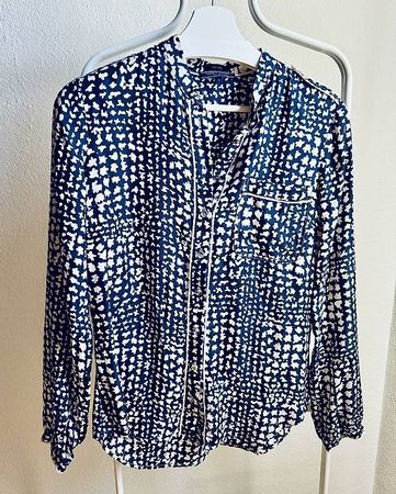 Tommy Hilfiger Bluse aus 100% Seide, blau/weiss, Grösse 36