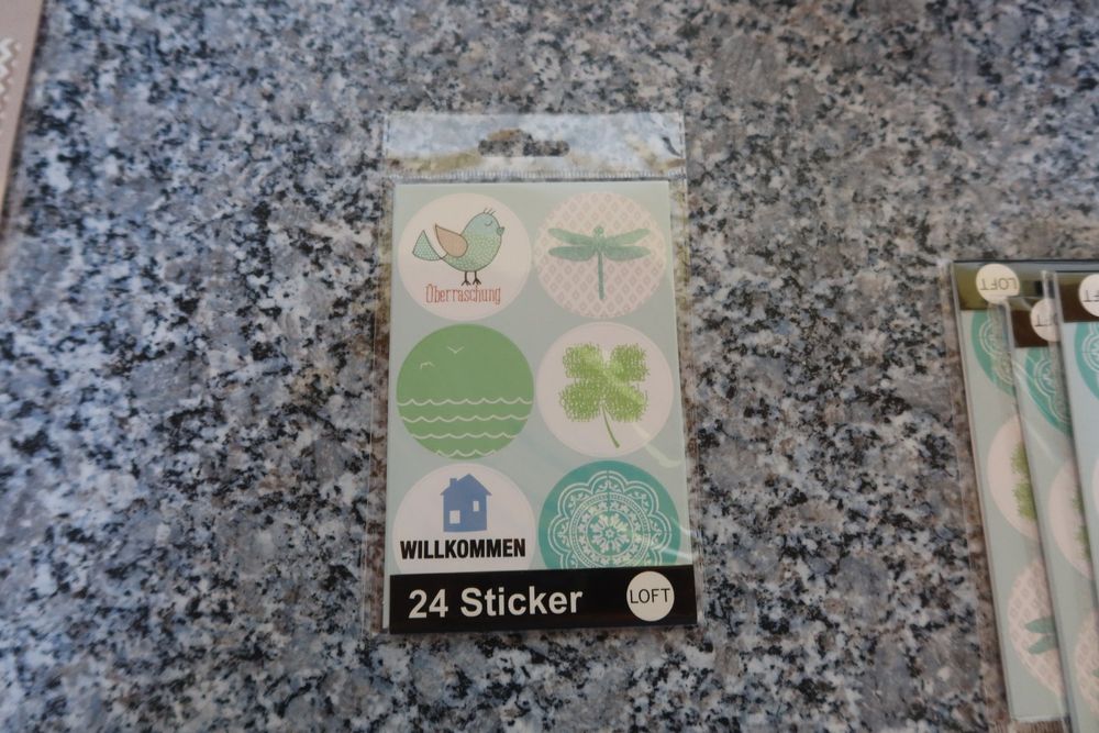 Sticker (Neu und originalverpackt) in Täuffelen für CHF 1 – mit ...