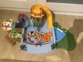 Playmobil Pool mit Figuren, Sonnenschirm und Liegestuhl