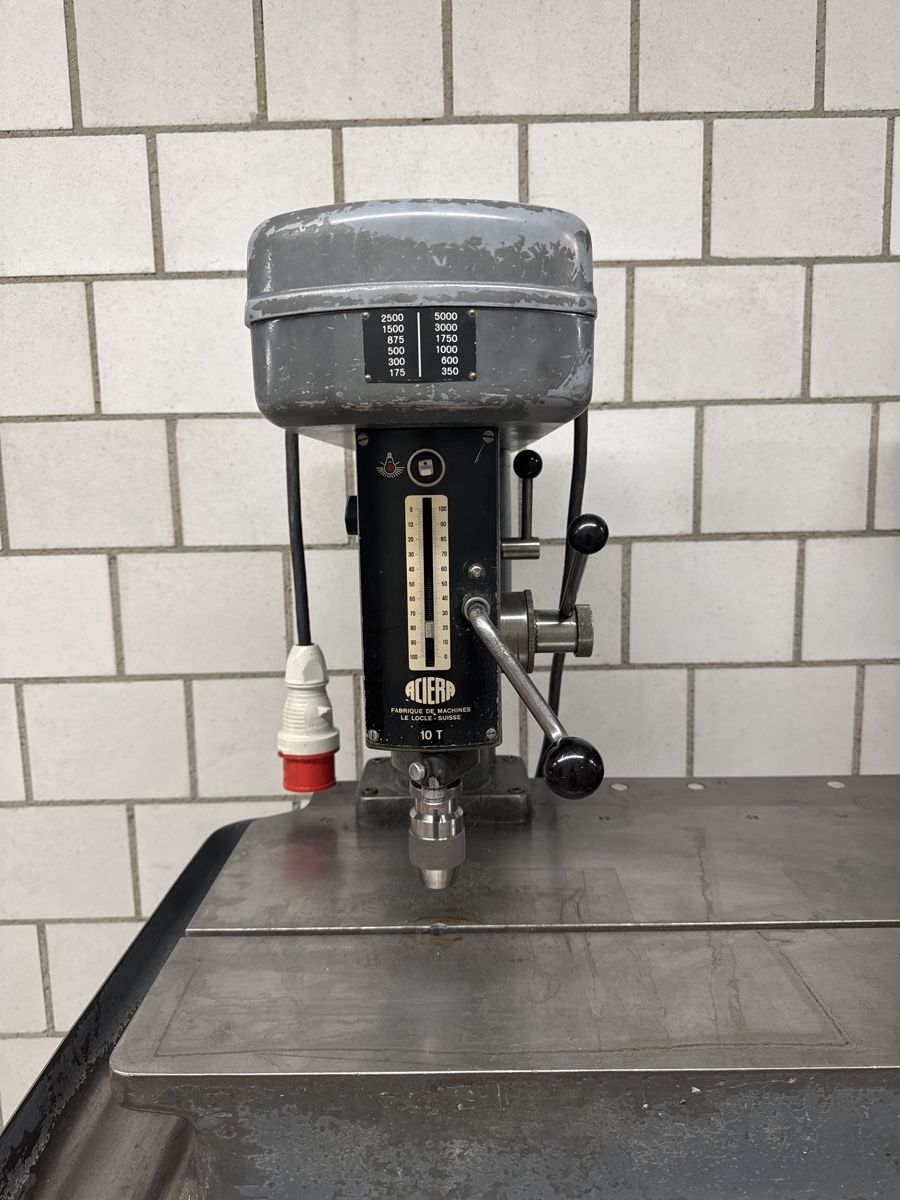 Aciera Tutte le macchine: Perceuse - Taraudeuse Aciera T10 – Usato da Aarberg venduto da SNMachines 4