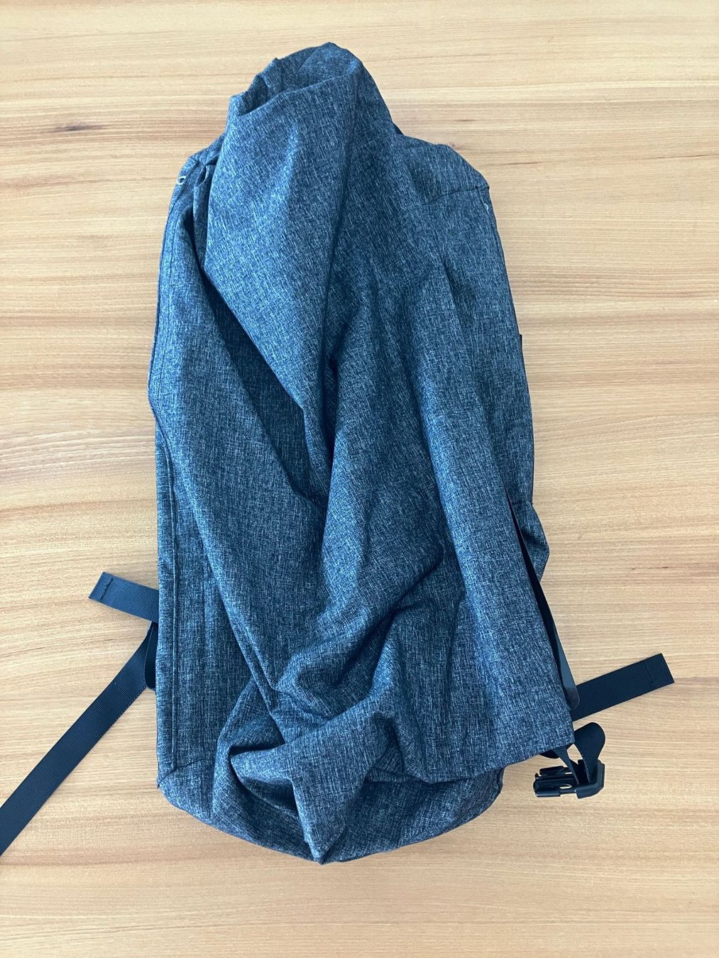 Zaini: iNDiZ Rucksack Jonas, grau, in Basel produziert – Usato da Meiringen venduto da Krufi 1