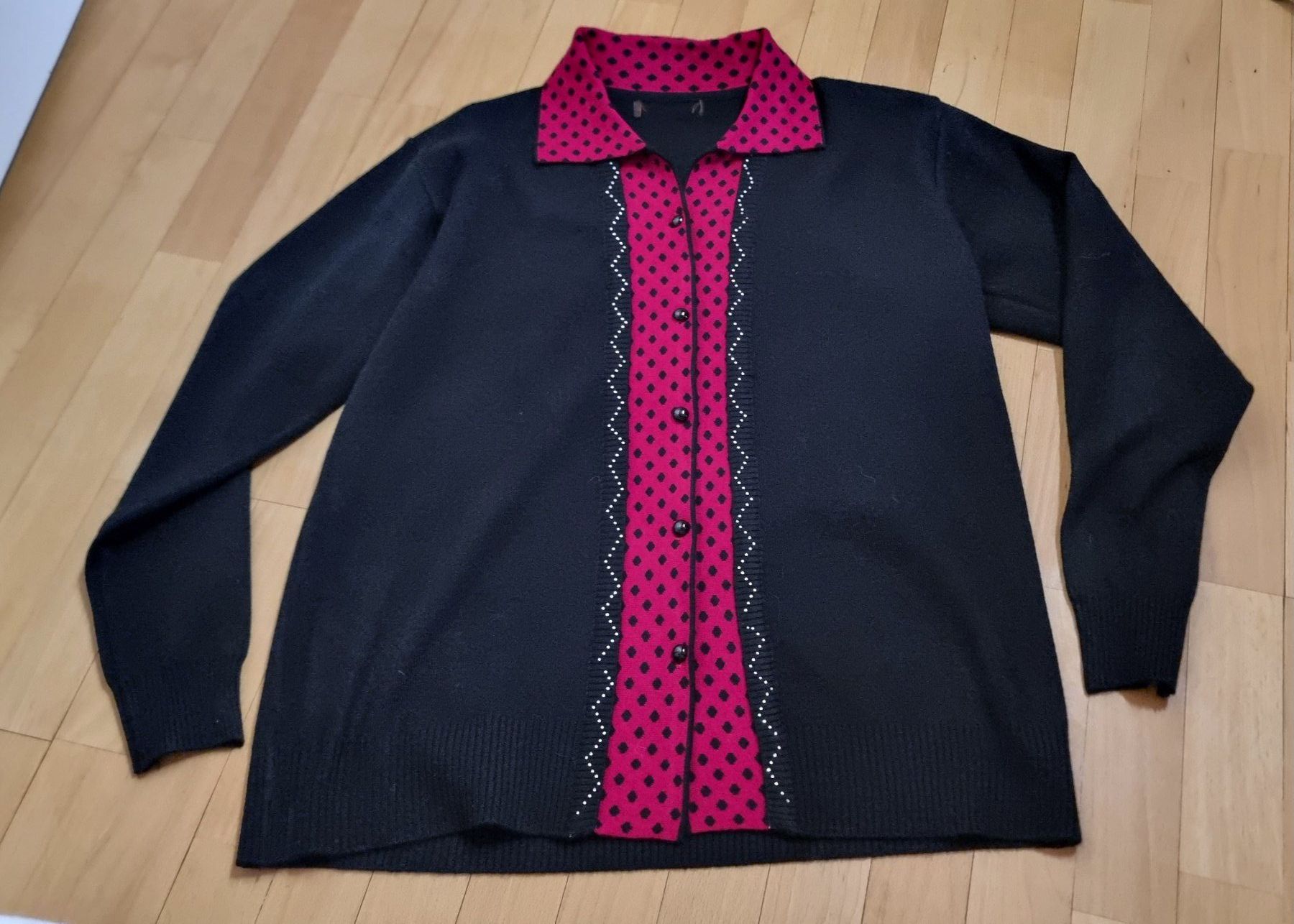 Vestes: Vintage Schwarze Strickjacke mit rotem Einsatz Gr. 42 – D'occasion à Wald ZH par CapLux 7