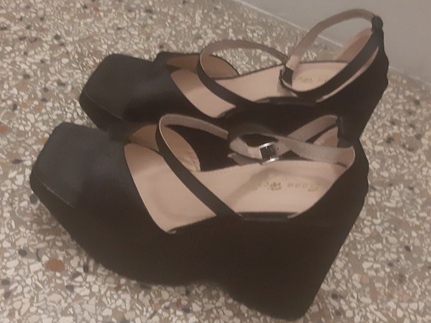 Damenschuhe: Plateform Sandalen schwarz Grösse 41 NEU – Neu (gemäss Beschreibung) aus Zürich von Venecia25