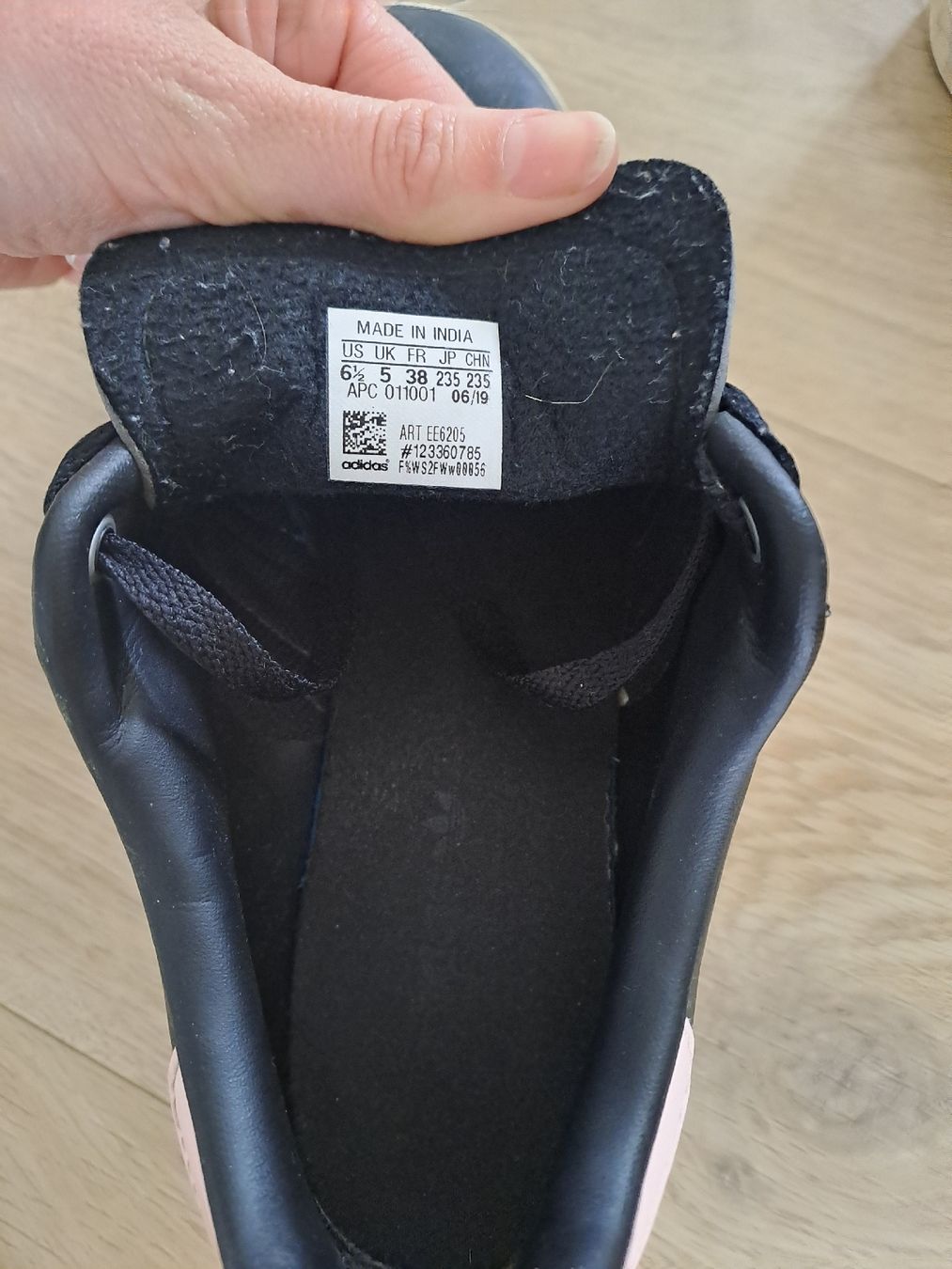 Adidas Damenschuhe: Adidas Campus, Taille 38, Noires et Roses. – Gebraucht aus Saignelégier von lei_y5w9 1