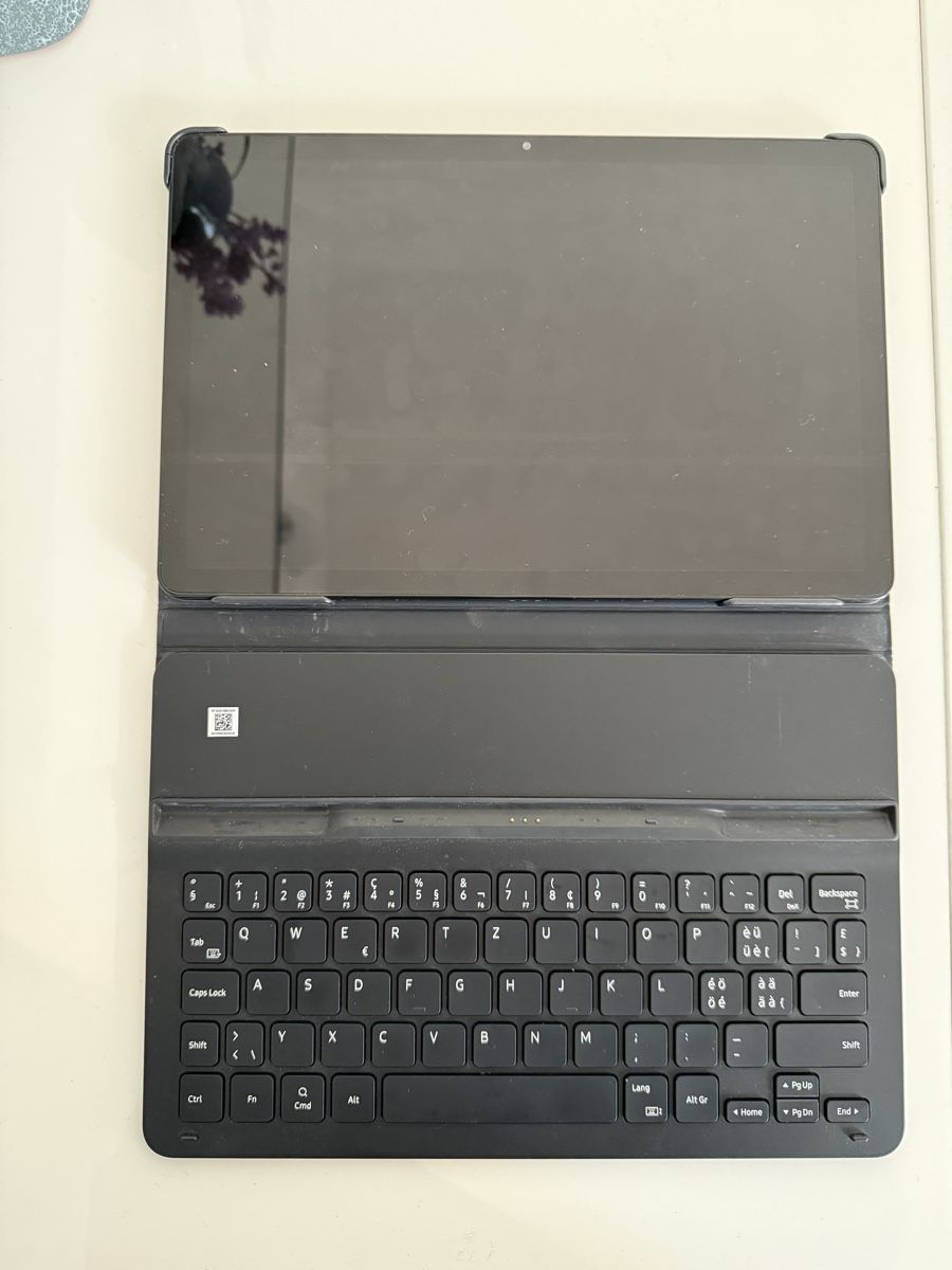 Samsung Tablet PC: Samsung pad A9 plus WiFi + keyboard – Nuovo (secondo la descrizione) da Zürich venduto da ste_2yyk 7