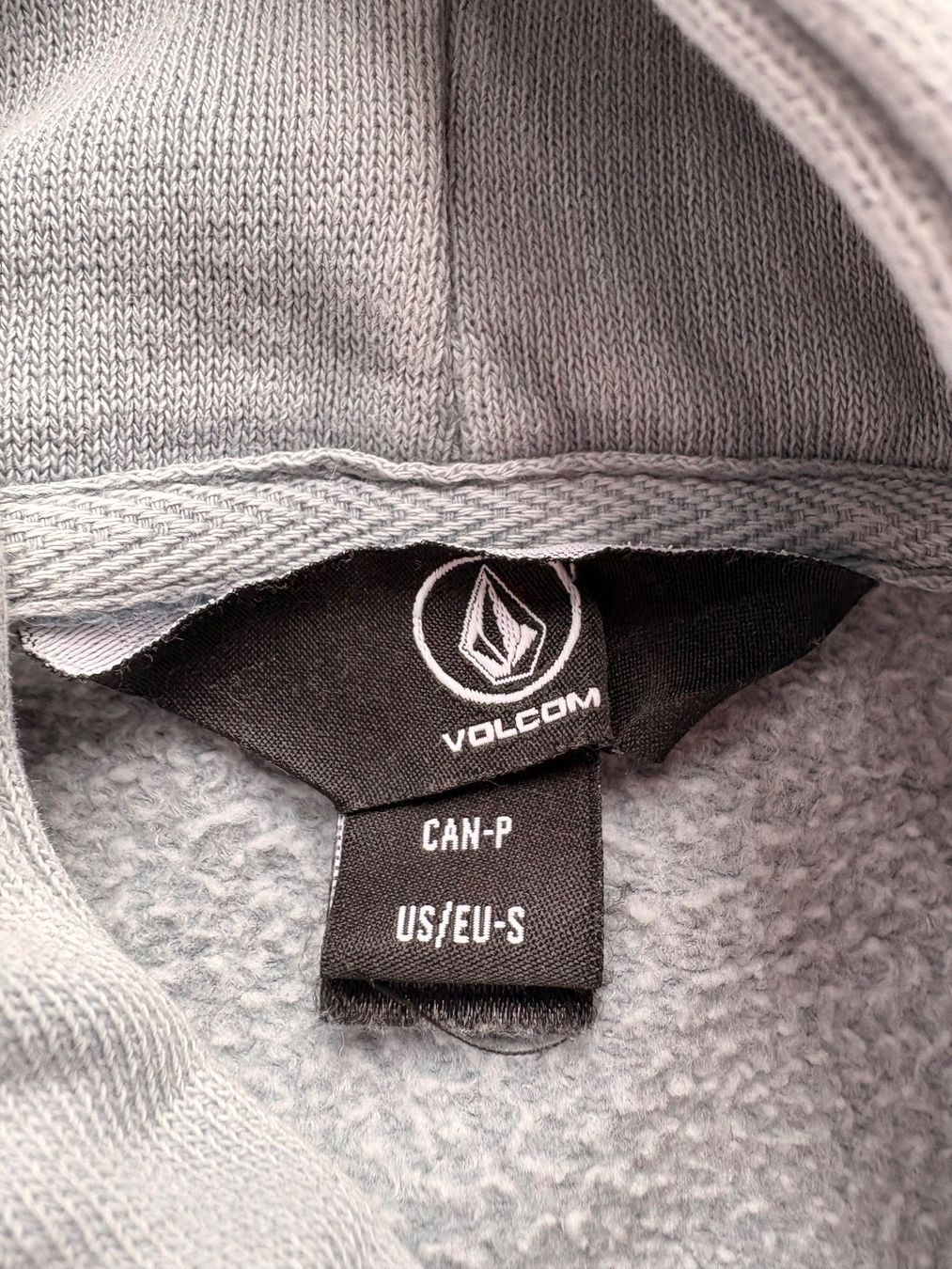 032C Maglioni & Felpe: Volcom Pullover – Usato da Wigoltingen venduto da _vntg_ 2