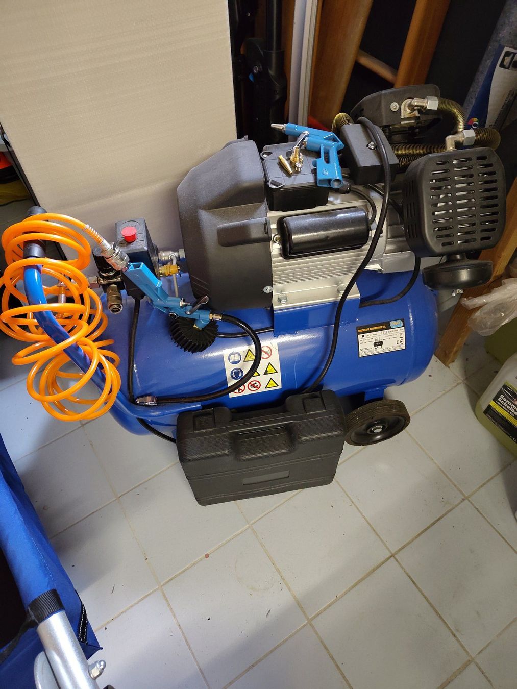 Compressori: Druckluft Kompressor 50L + Schlagschrauber Stanley – Usato da Uerzlikon venduto da verrueckte_ball