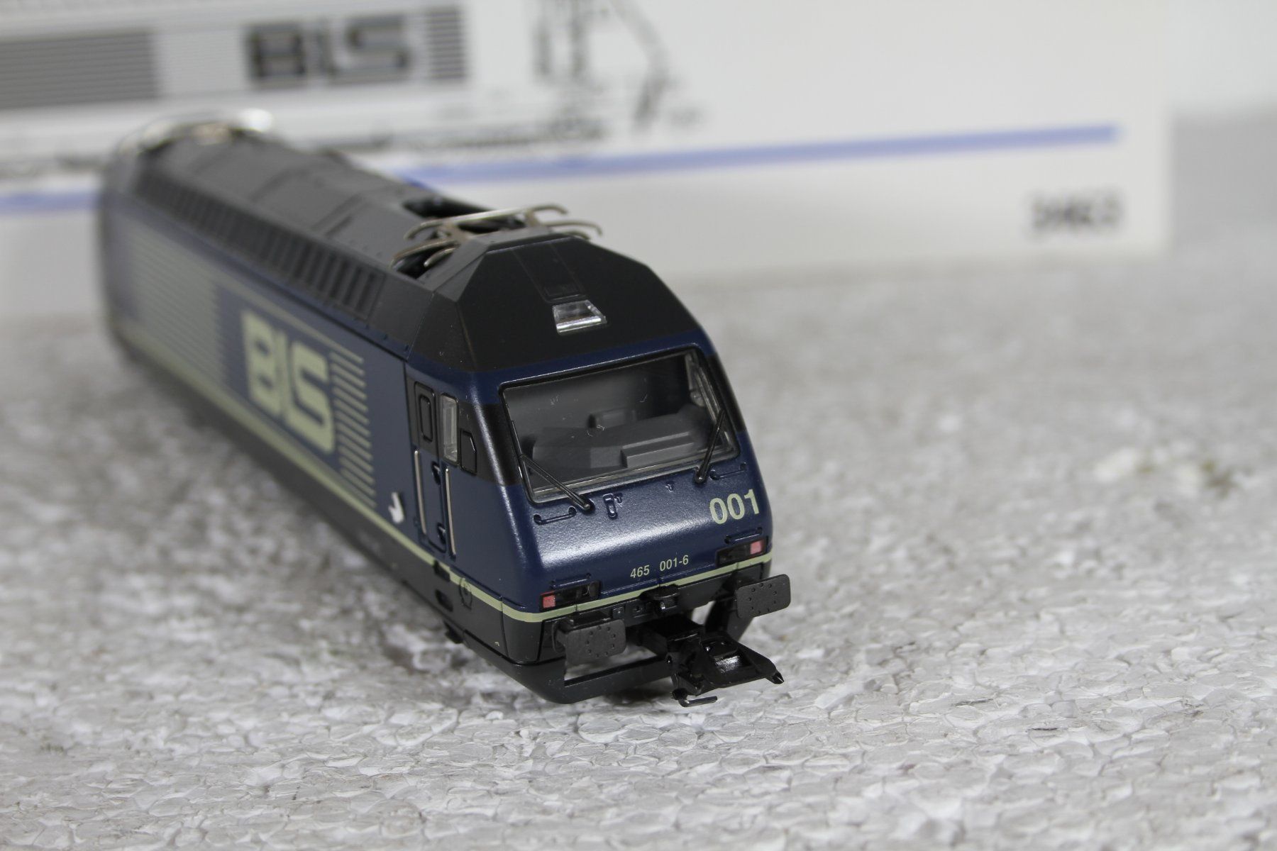 Märklin Modellini di ferrovie: Märklin 3463 BLS Re 465 analog – Usato da Triesen venduto da gleis8 4