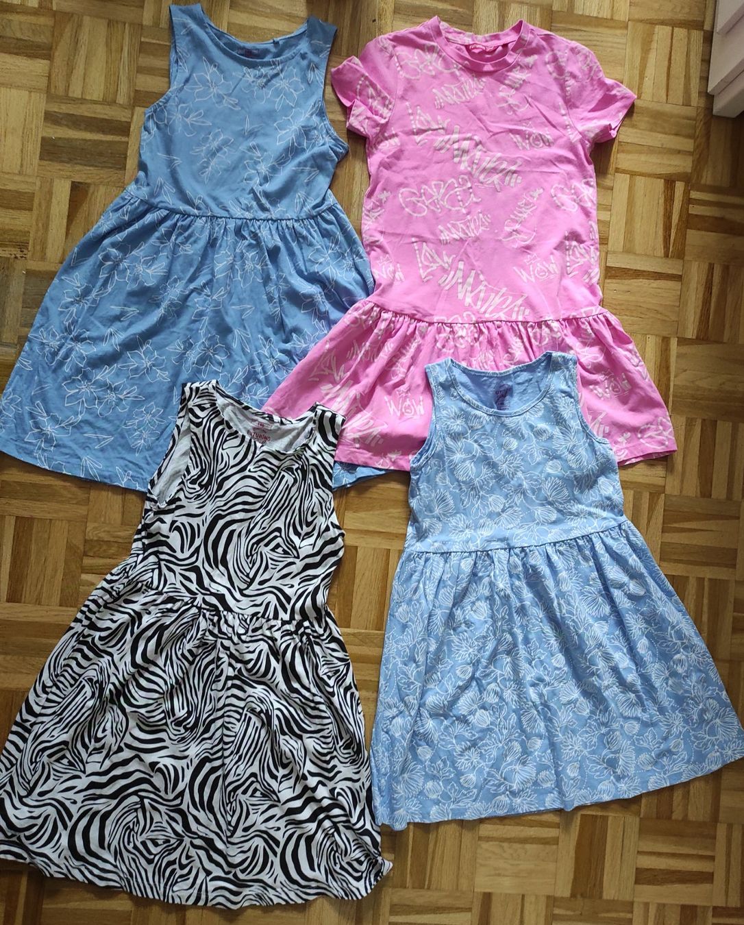Vestiti & Gonne: 4 Robes de cotton t.128-134 cm – Nuovo (secondo la descrizione) da Renens VD venduto da cla_7zv5