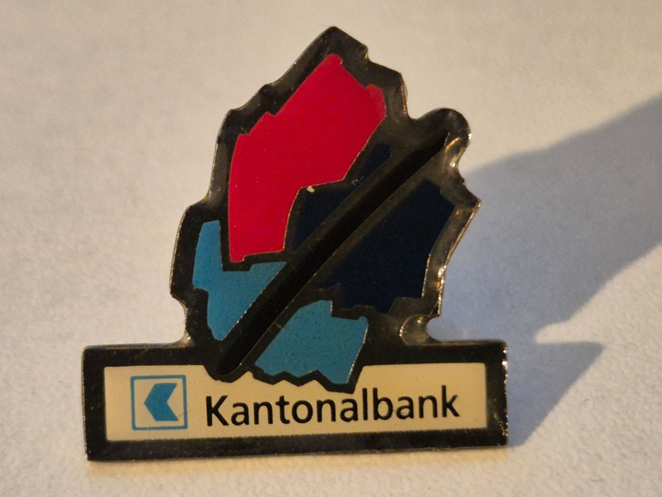 Swiss Placchette & Badge: alter     BERNER KANTONALBANK   -     Pin – Usato da Niederweningen venduto da Obson
