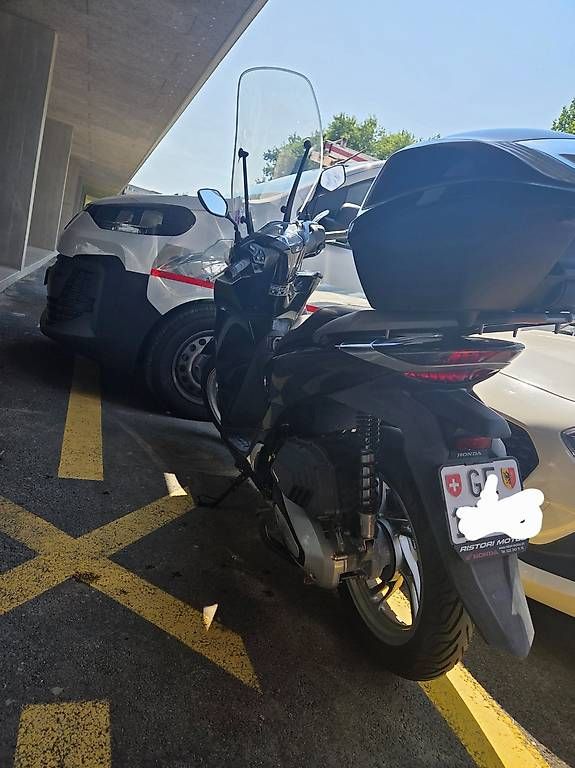 Honda Scooters: Honda SH 125 – D'occasion à Meyrin par mel_kt8f 3