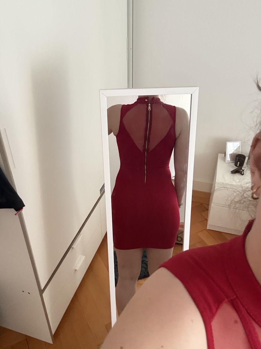 Vestiti: Red Dress with Mesh Top - Size M- Tiny Flaw on Back – Usato da Zürich venduto da aar_9mtz 2