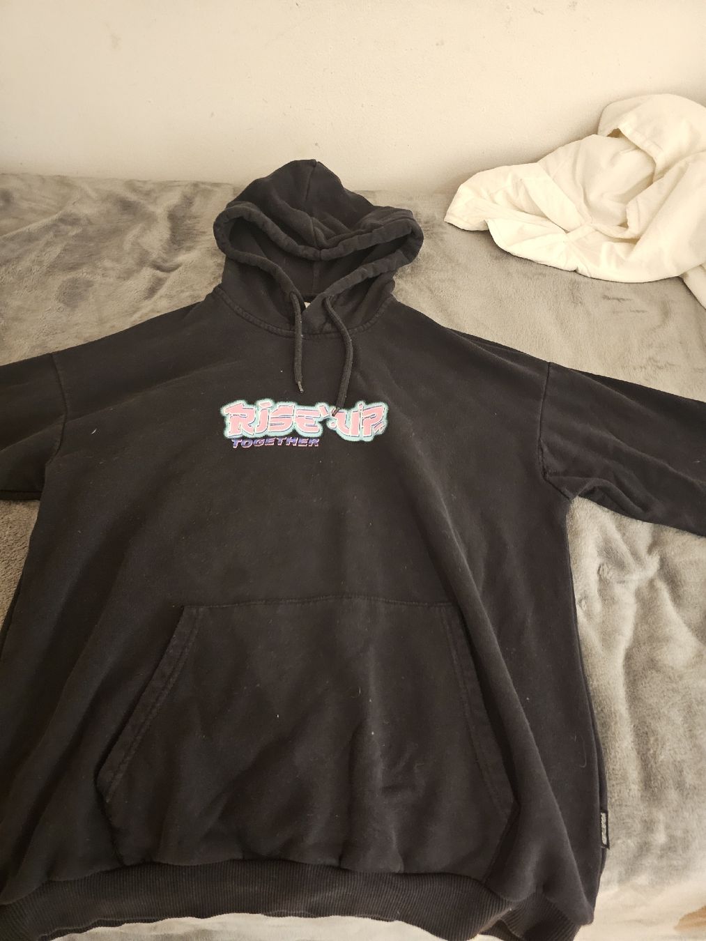 Pullover & Sweatshirts: Anime Hoddy Grösse S/M – Gebraucht aus Wohlen AG von Conan. 1