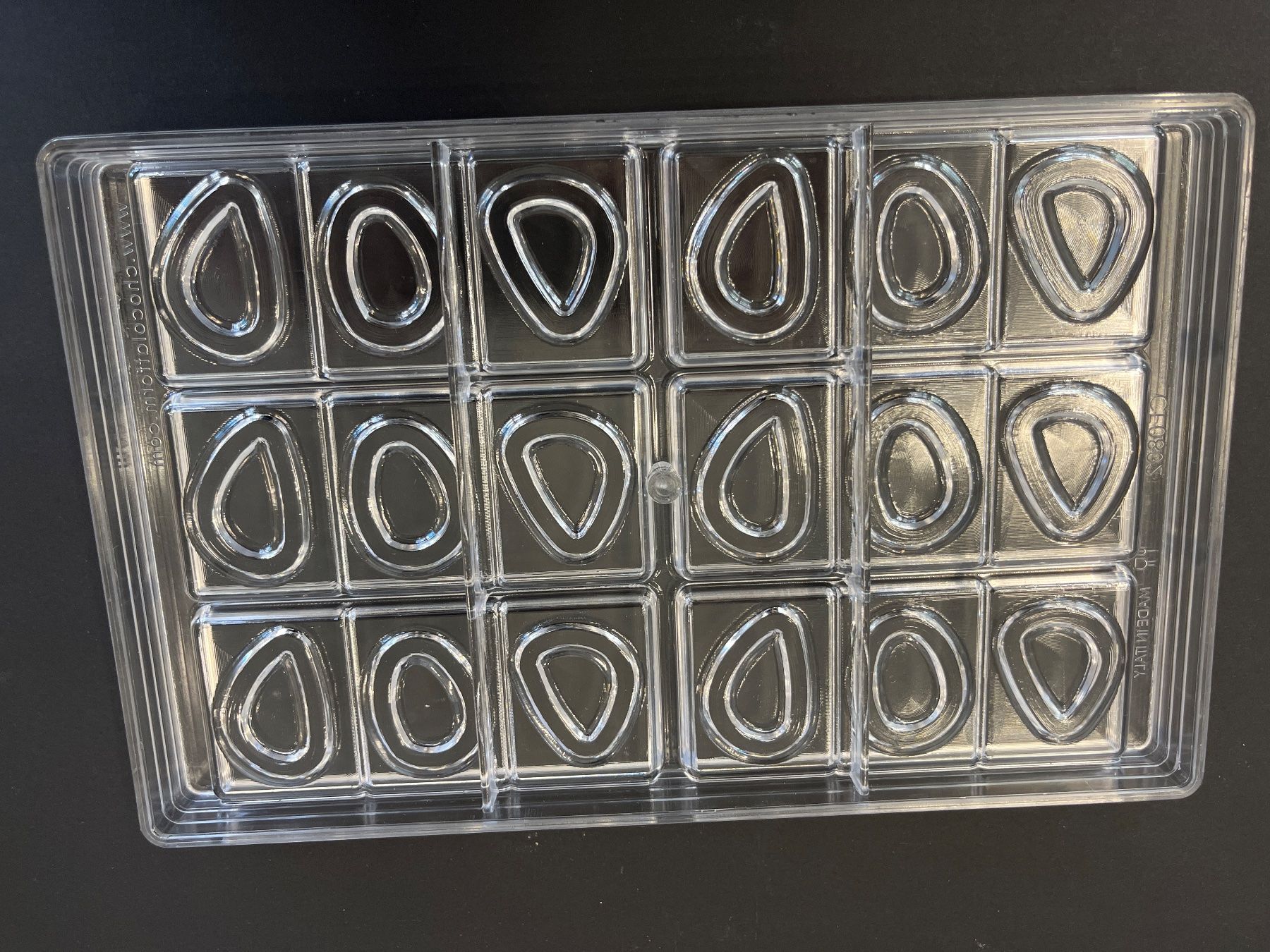 Teglie da forno: Polycarbonat Schoggiform Elipse / Ei – Usato da Illnau venduto da flamingo007 1