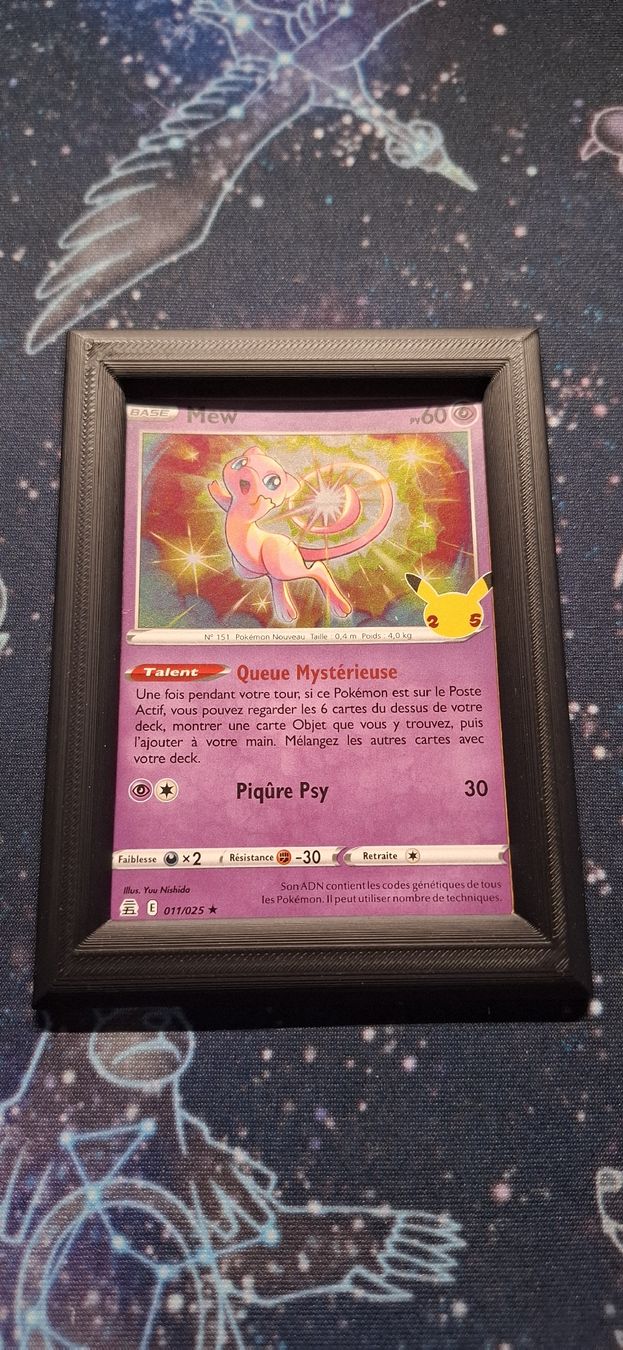 Pokémon Cartes à collectionner: Mew Célébration 25th stamp - 011/025 FR  – D'occasion à Petit-Lancy par Kara_TCG