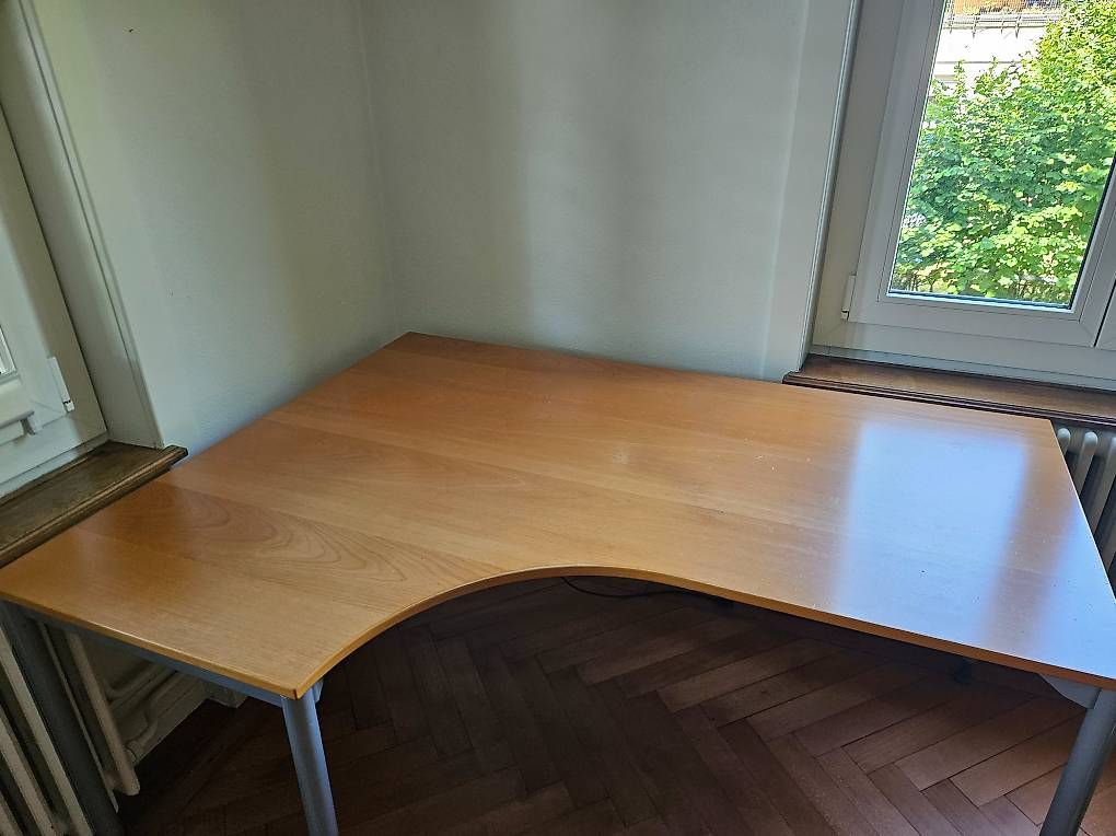Ikea Bureaux: Bürotisch - 160cm – D'occasion à Lenzburg par lea0191 1