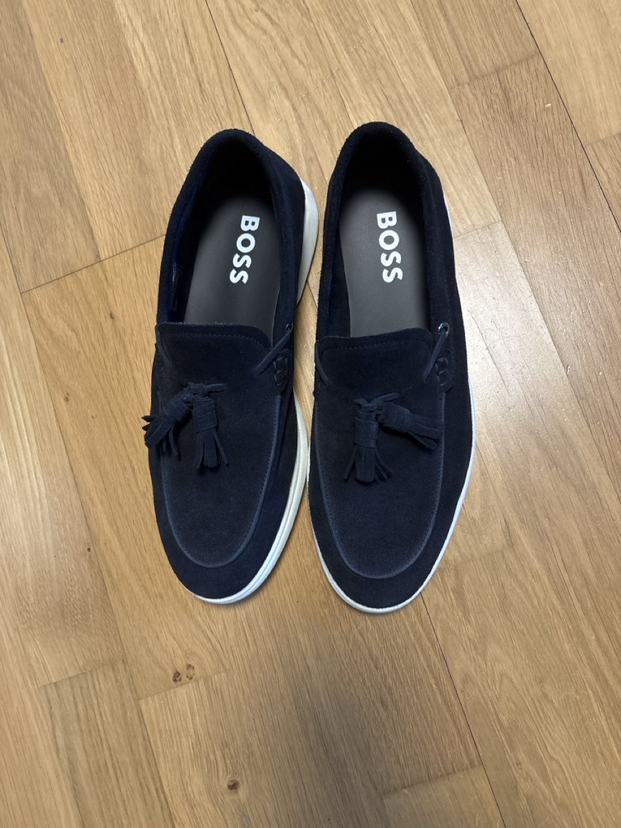 Hugo Boss Herrenschuhe: BOSS Wildleder Loafers – Gebraucht aus Oberdorf BL von monkeygoesape 1