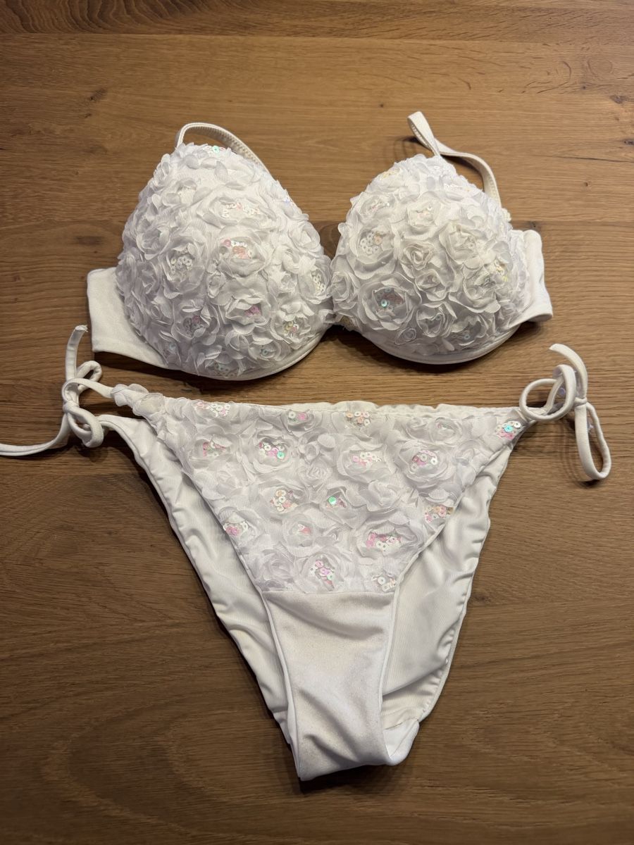 Calzedonia Costumi da bagno & Bikini: Calzedonia Bikini Set – Nuovo (secondo la descrizione) da Tennwil venduto da Zenayda