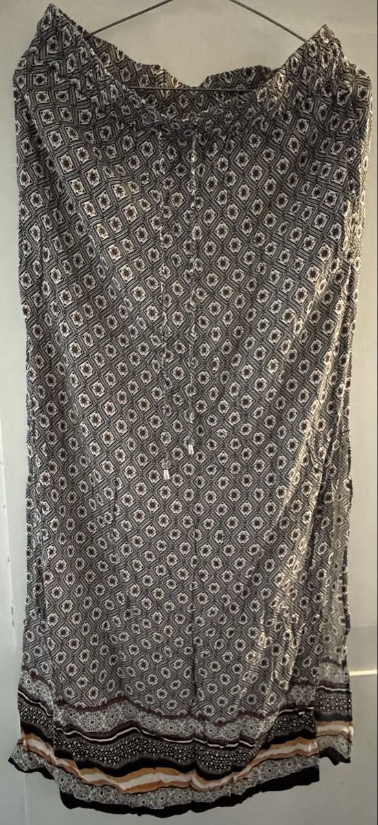 Gonne: Warehouse Uk14 Skirt  – Usato da Mühlethurnen venduto da ona_lyh6
