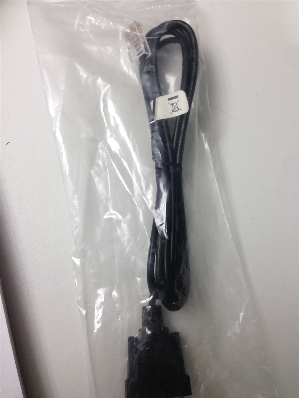 Cavi: DB9 - RJ 45 Konsolen Kabel schwarz – Nuovo e nell'imballaggio originale da Wettswil bei Zürich venduto da Trubarus 1