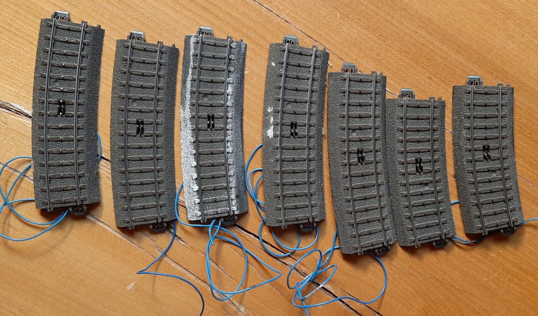 Märklin Modelleisenbahnen: 7  rails de commande courbes – Gebraucht aus Monthey von ficelles