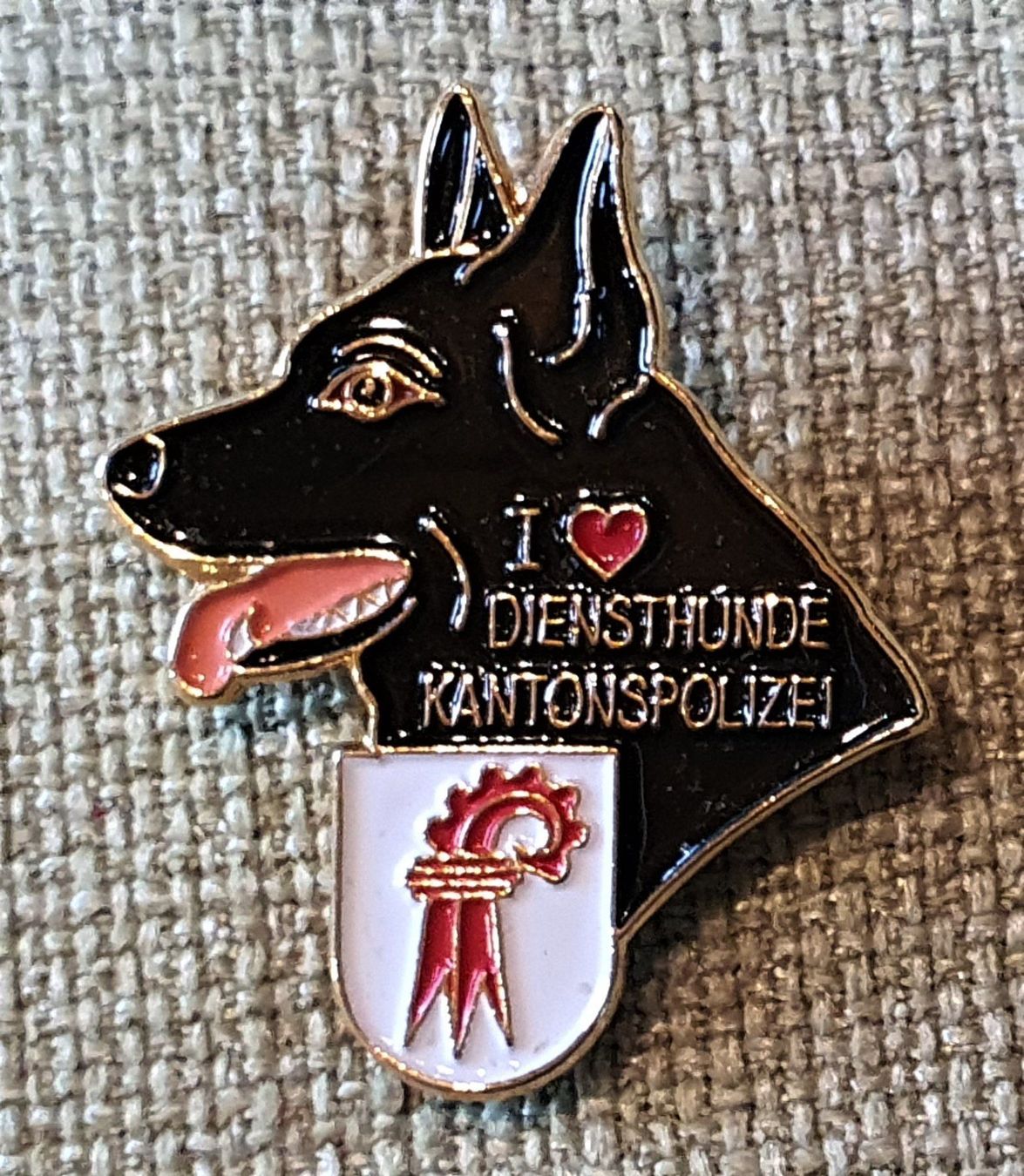 Placchette & Badge: L084 - Pin I Like Diensthunde Kantonspolizei Baselland – Usato da Reinach BL venduto da Boston-Verkauf