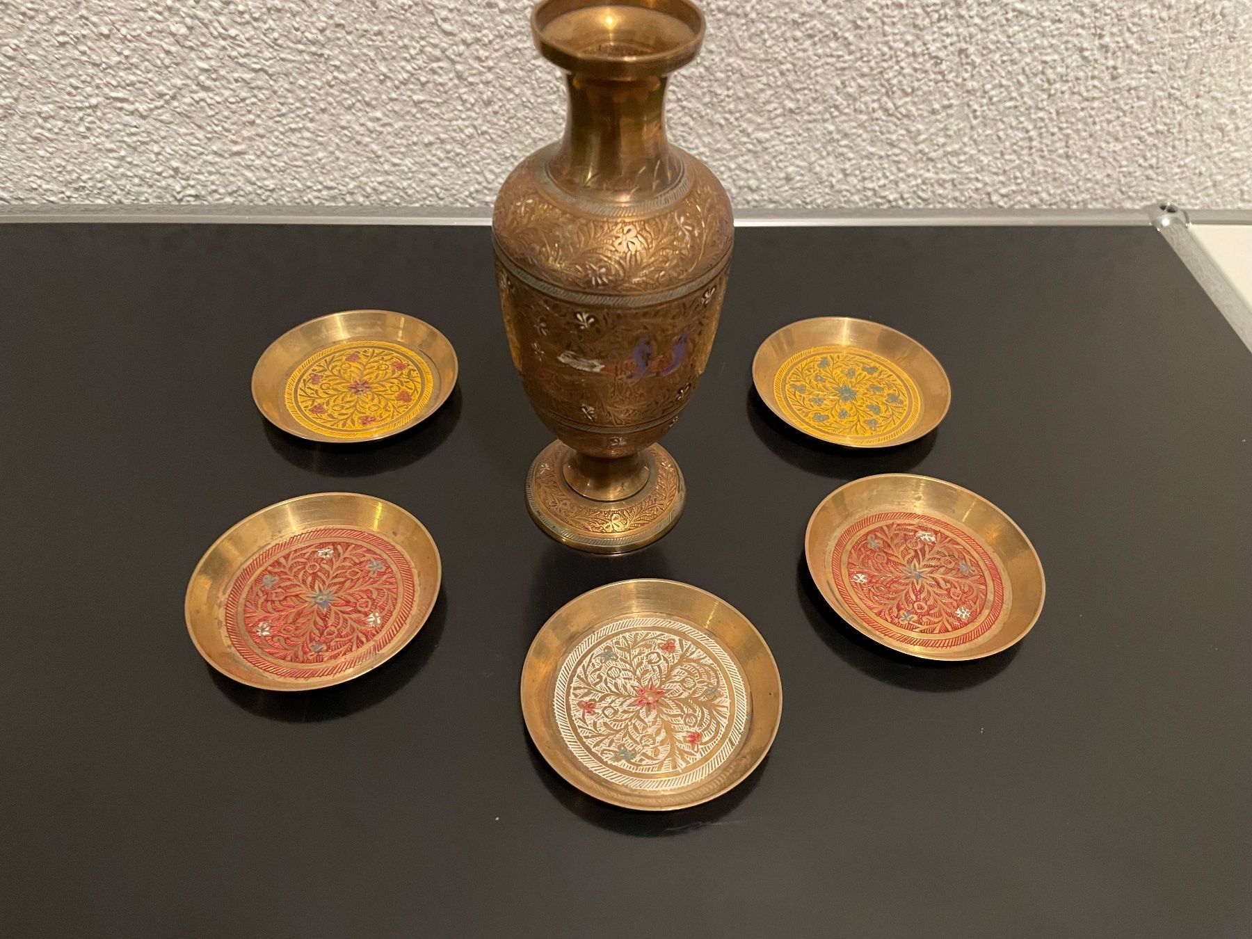 Vasi & Recipienti: Antike Messingvase mit 6 kleinen Tellern – Usato da Wilderswil venduto da Renaissance1 1
