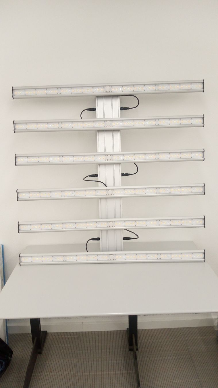 Lampade: 9 Stück Hortiline 600w LED Pflanzen Lampe Strahler 600 Watt – Usato da Basel venduto da Fahrenheitcycling 3