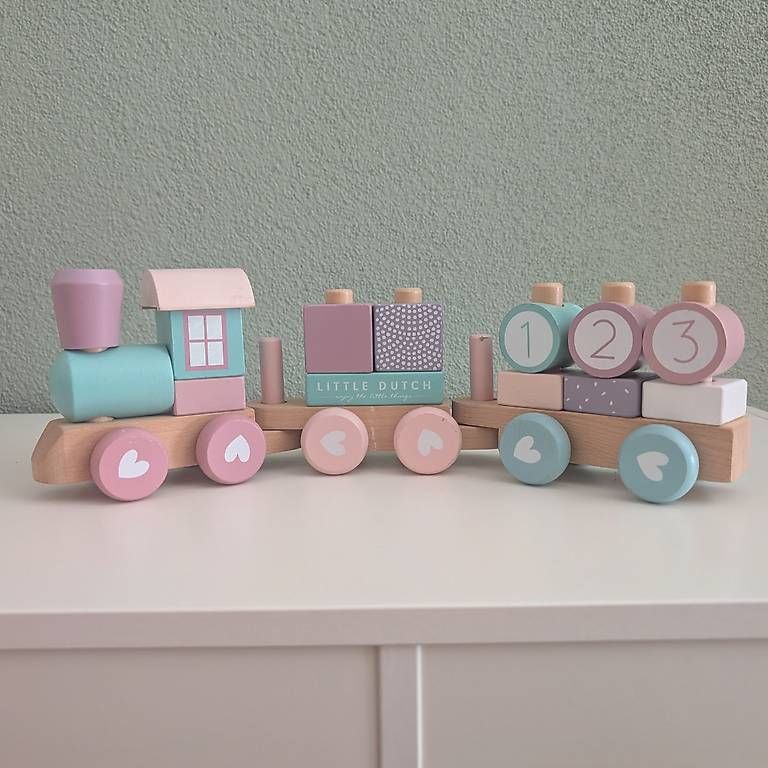 Spielzeuge: LITTLE DUTCH - Holz-Eisenbahn mit Steck-Formen – Gebraucht aus St. Gallenkappel von jen_x8cl