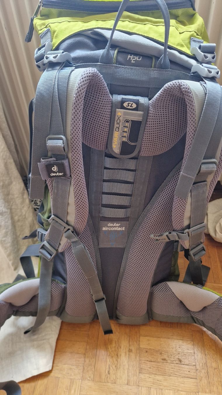 Deuter Rucksäcke: Deuter Rucksack ACT Lite 45+10 – Gebraucht aus Zürich von vanessa_A 2