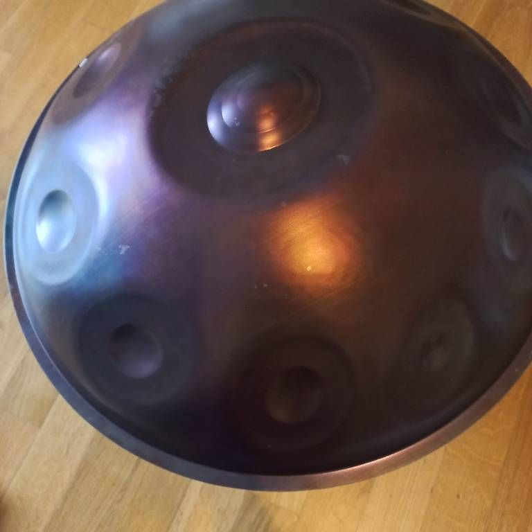 Musikinstrumente: Wunderschöne Handpan mit 2 Bodennoten  D Kurd – Gebraucht aus Dübendorf von isu_b976