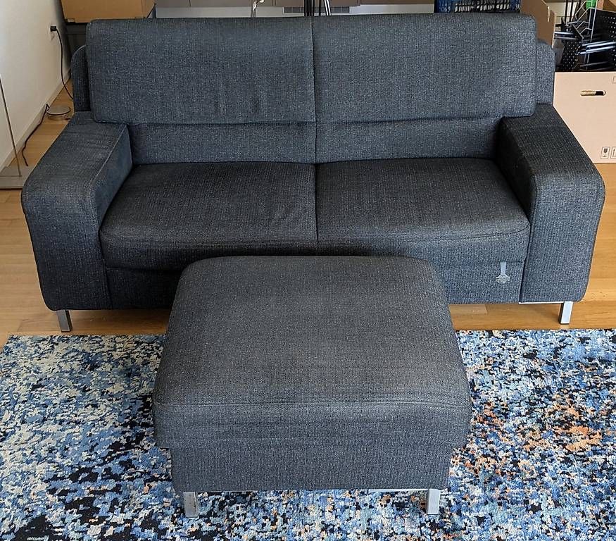 Divani: Hochwertiges Ponsel Sofa mit passendem Hocker. – Usato da Langnau am Albis venduto da theeschners