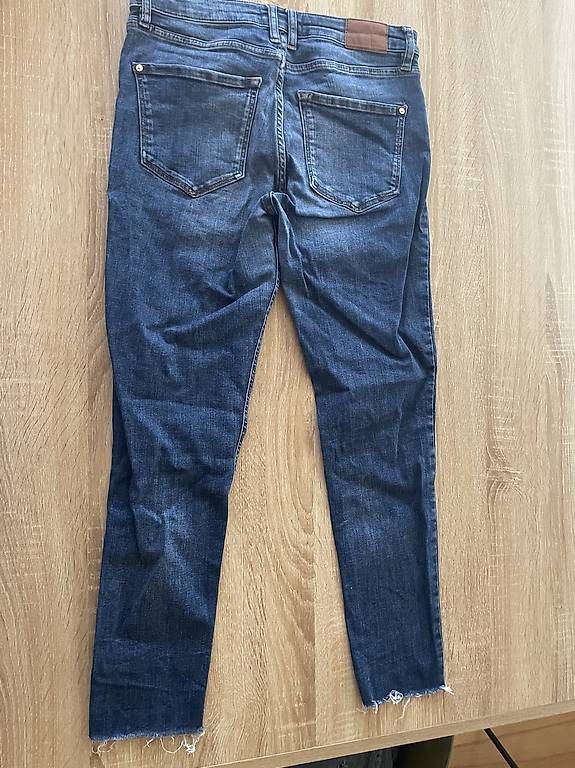 Jeans: Mango Jeans Dunkelblau – Usato da Basel venduto da Make-up-lover 1