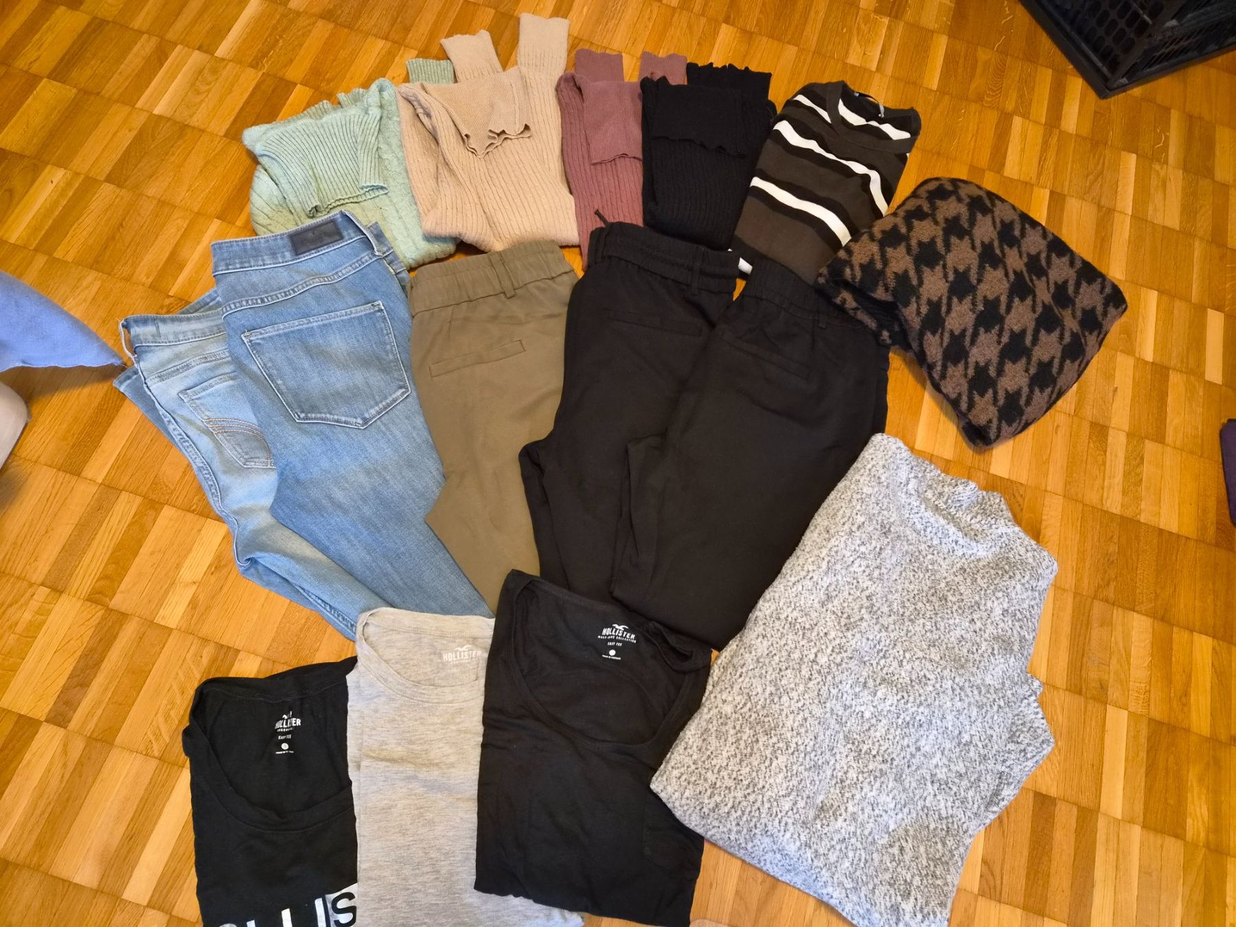 Lotti di vestiti: Mix vestiti donna – Usato da Agno venduto da siuxy