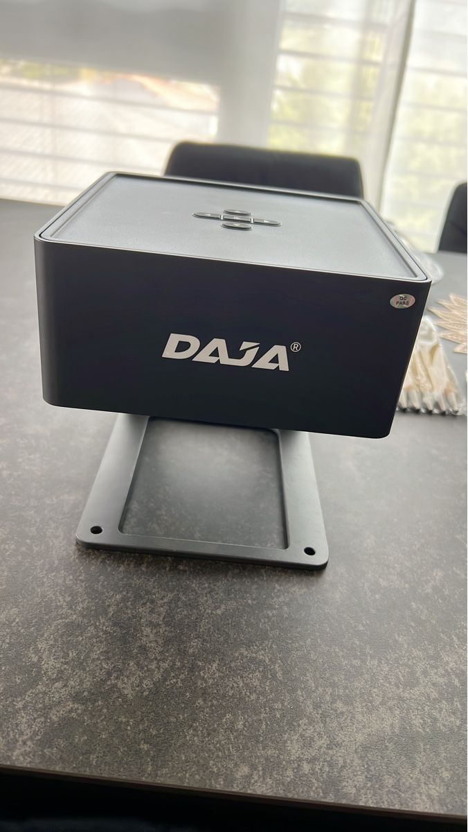 Toutes les machines: DAJA graveur laser – D'occasion à Sugiez par sar_pnf8