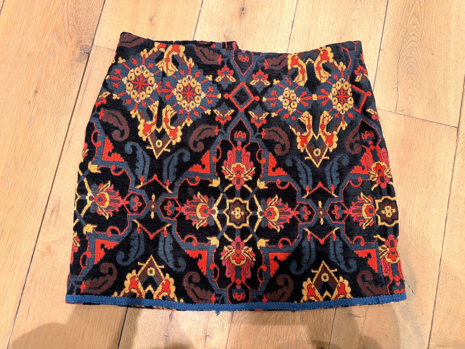 Gonne: Zara Rock Gr. M mit Muster – Usato da Zollikon venduto da Jekled