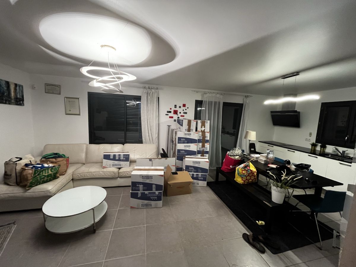 Kronleuchter & Deckenlampen: Modern LED Ceiling Light, Wave Shape, 120cm, White – Gebraucht aus Le Grand-Saconnex von maf_qs9x 9