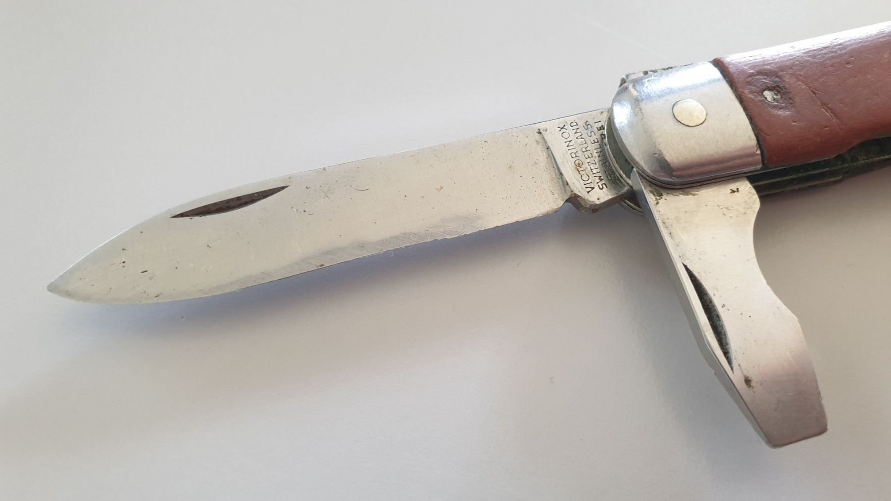 Victorinox Coltelli tascabile: Militaire Victorinox 1951 Model Messer Holz – Usato da Val D Illiez venduto da SnowRoof 1