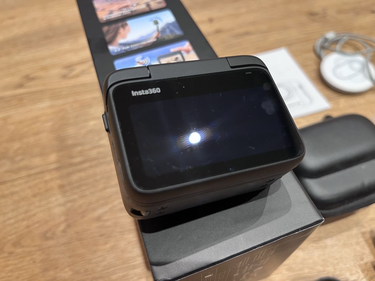 Insta360 Action Cam: Insta360 GO 3S mit Zubehör – Gebraucht aus Ernetschwil von m9d 5