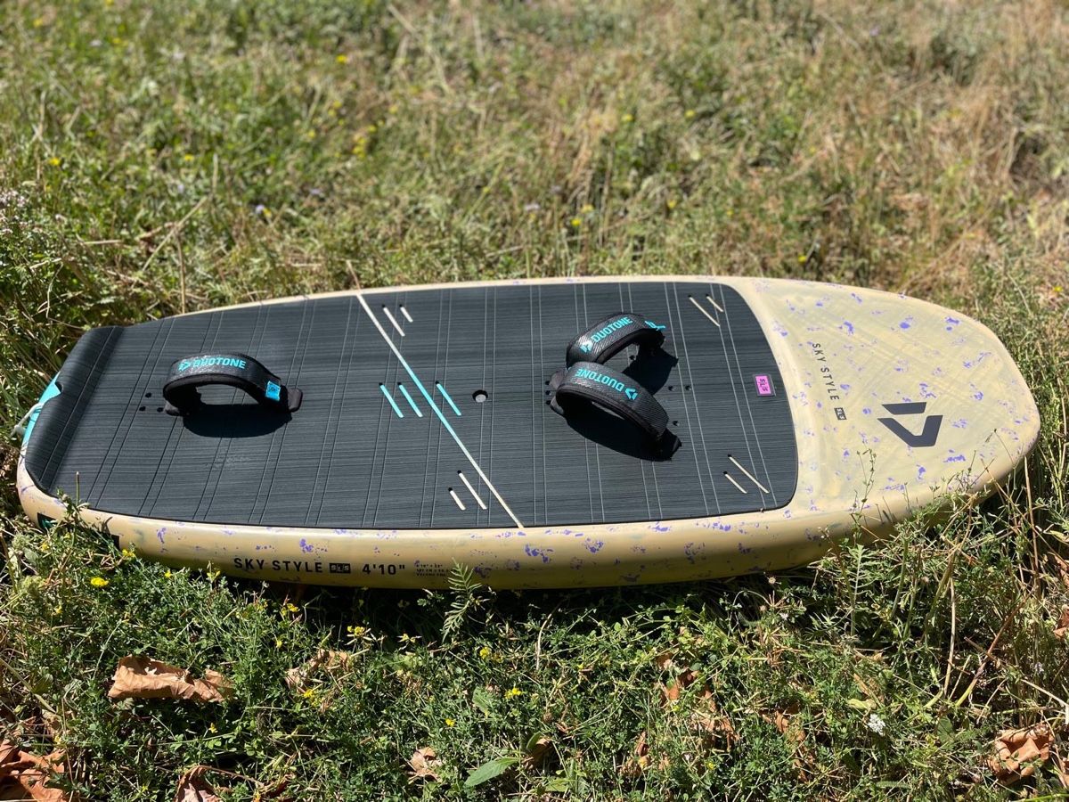 Duotone Planches de surf: Duotone Wingfoilboard Sky Style SLS 65l – Neuf (Voir description) à Ipsach par lapierre920