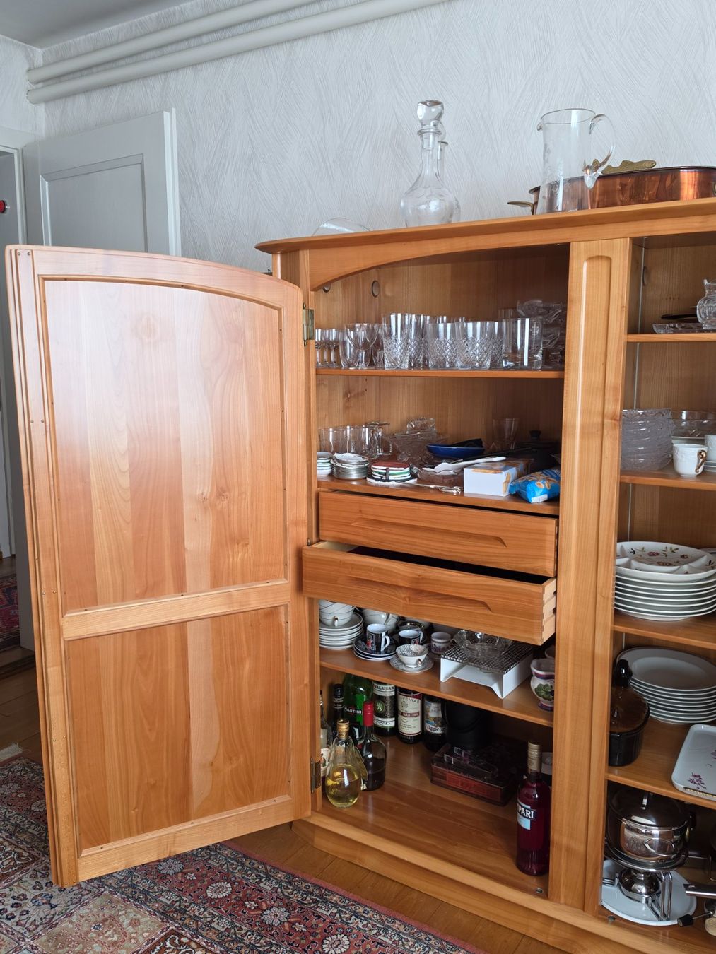 Armadi: Massiver Holzschrank zweitürig hell – Usato da Obergerlafingen venduto da dede-SO 4