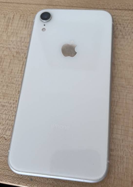 Telefoni cellulari / Smartphones: iPhone XR 128 GB Weiss – Usato da Bern venduto da thefabio96 1