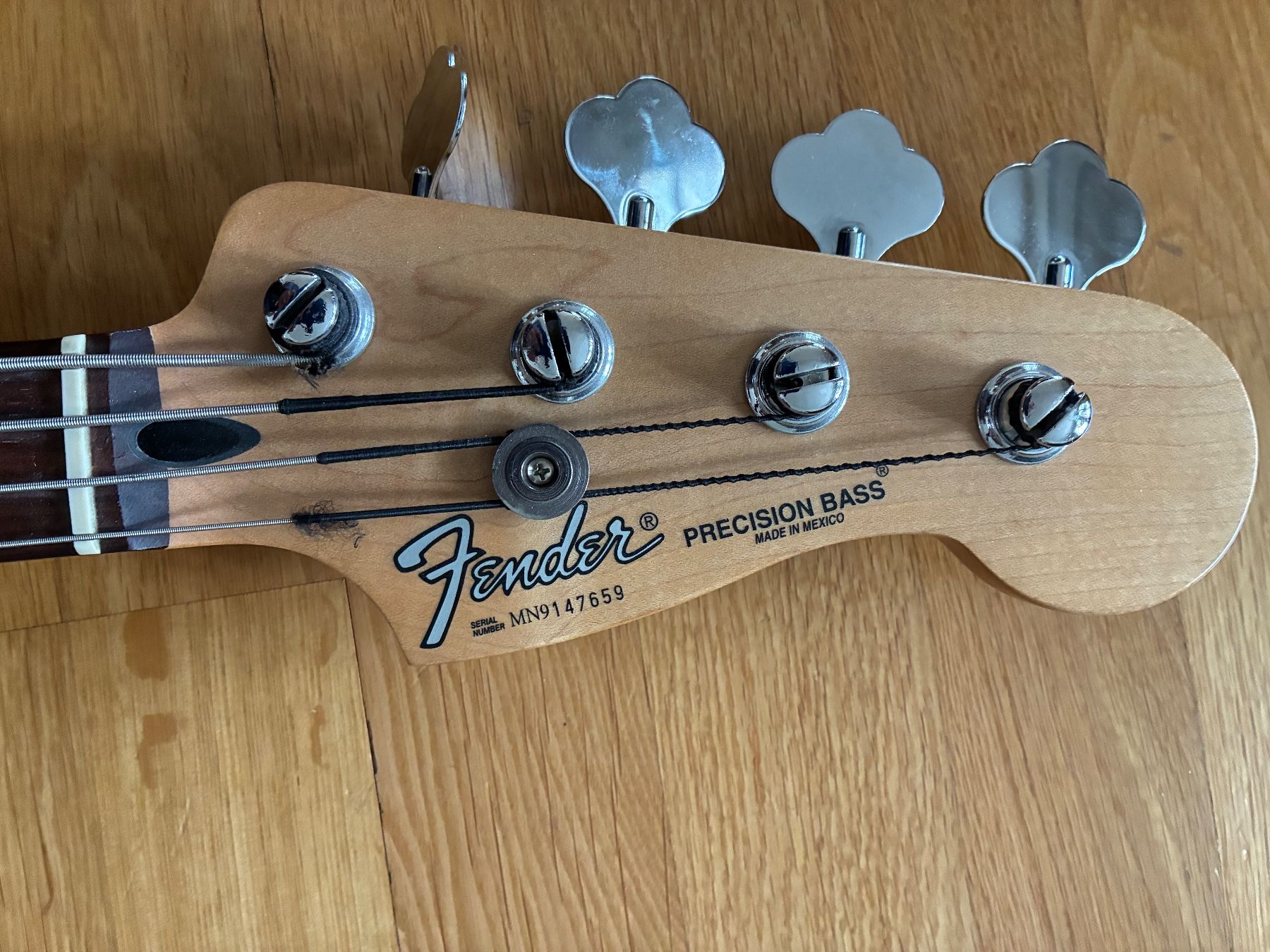 Musikinstrumente: Fender Precision Bass Mexico, Sunburst, ohne Case oder Bag – Gebraucht aus Luzern von zwanzigvier 2