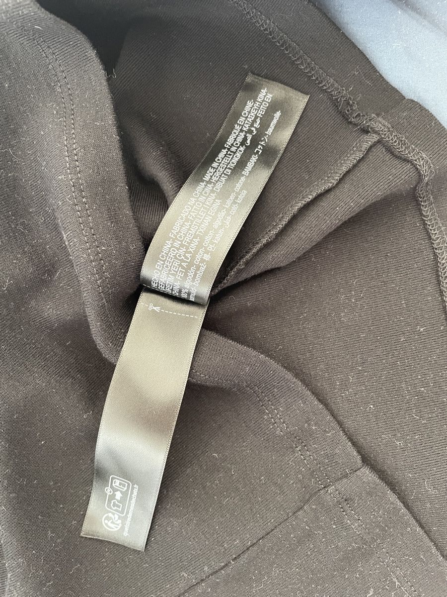 Massimo Dutti Tops: black Massimo Dutti top – Neu und originalverpackt aus Neuchatel von shi_9fzw 4