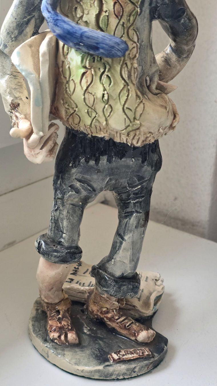 Figurines: Keramikfigur Junge mit Zeitung handgemacht – D'occasion à Wittenbach par rose_rosi 3