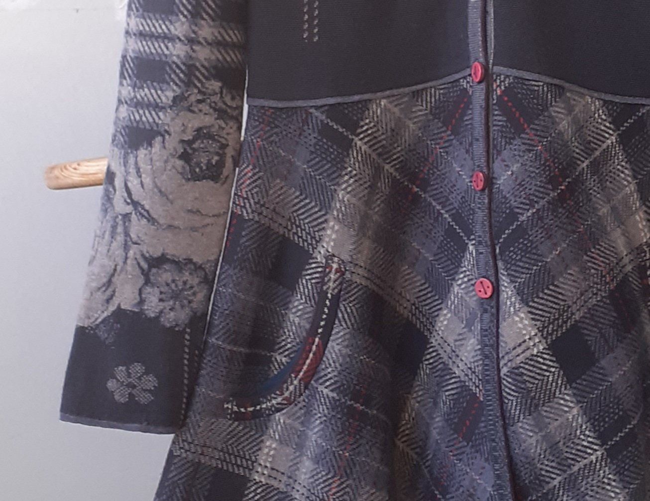 Ivko Mäntel: Ivko Strickmantel/kleid, 38 – Gebraucht aus Bern von Solarsystem 7