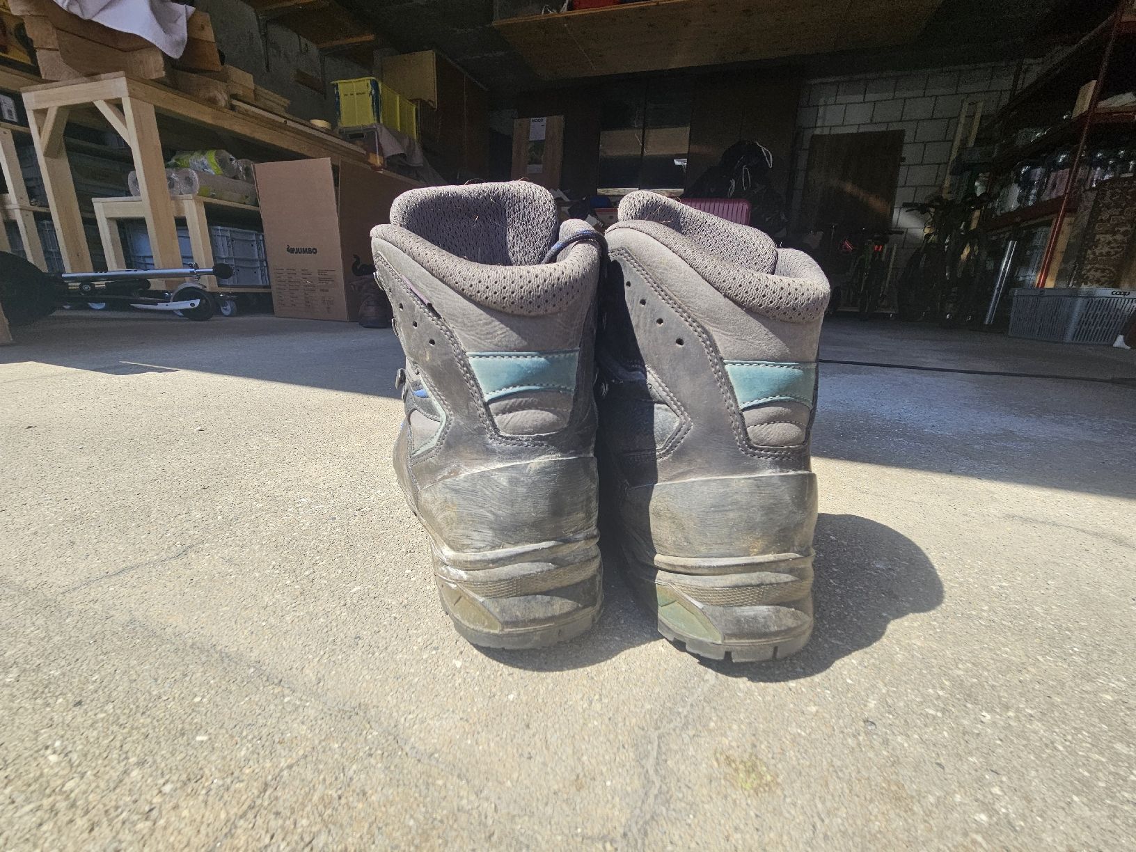 Lowa Scarpe da uomo: LOWA Wanderschuh Herren Gr. 42 – Usato da Binn venduto da L_22wv 1