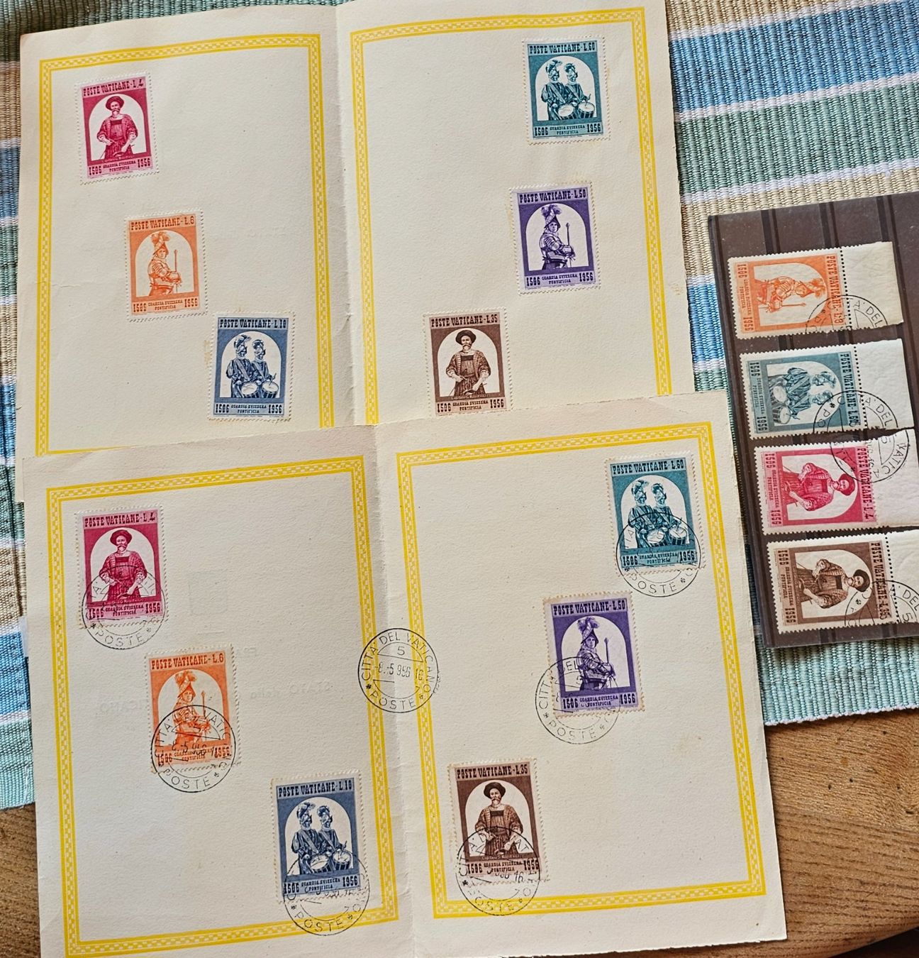Tutti i francobolli: Vatican -  Folder  timbres des années 50 – Usato da Les Valettes venduto da Nuba1