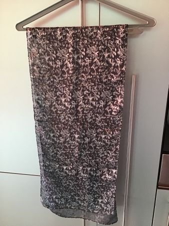 Schicker Seidenschal, Made in Italy, Blumenmuster